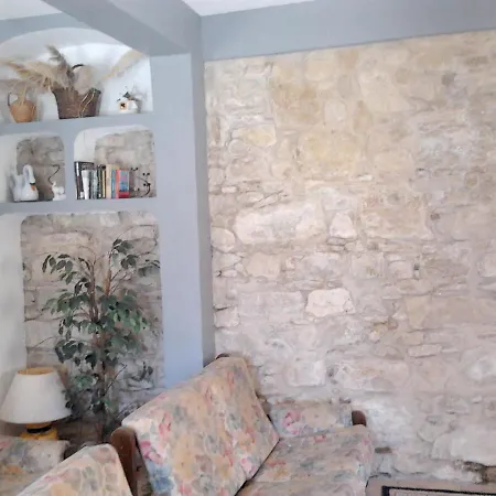 Charming House In With Mountain View *