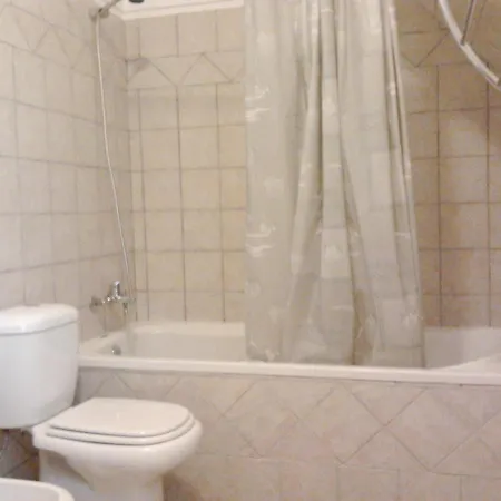 בית נופש Charming House In With Mountain View