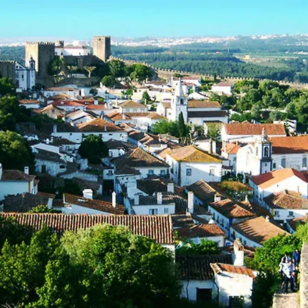 Charming House In With Mountain View Ferienhaus Alcobaça