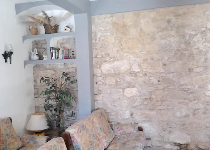 Charming House In With Mountain View *