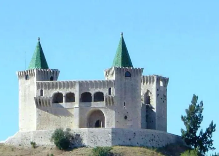 Charming House In With Mountain View * Alcobaça